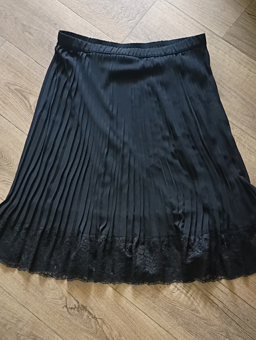 Black Accordion Skirt Minimalist Floral Hemline Knife Pleats Lined